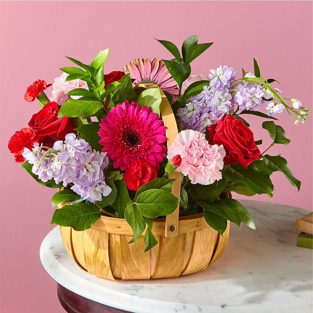 Pink Picnic Basket – Forever Flowers, Fords NJ