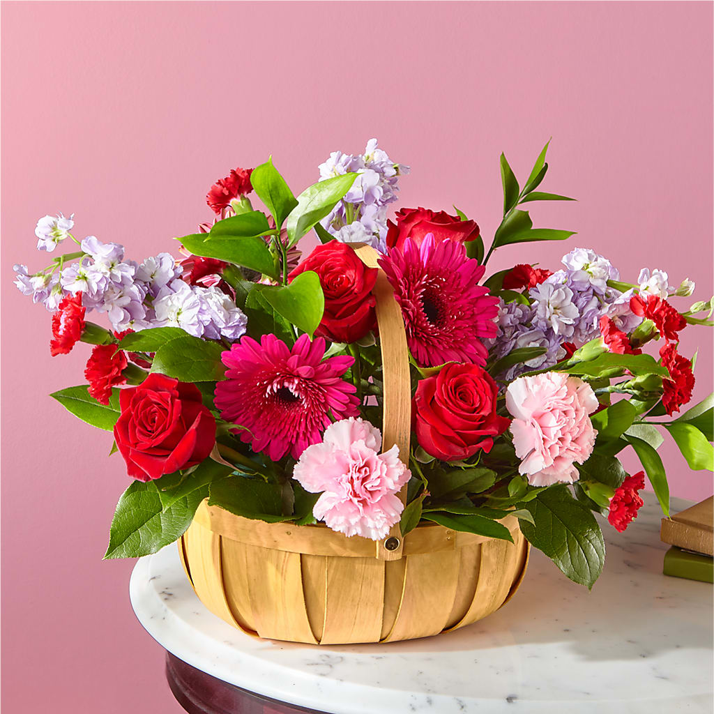 Pink Picnic Basket – Forever Flowers, Fords NJ