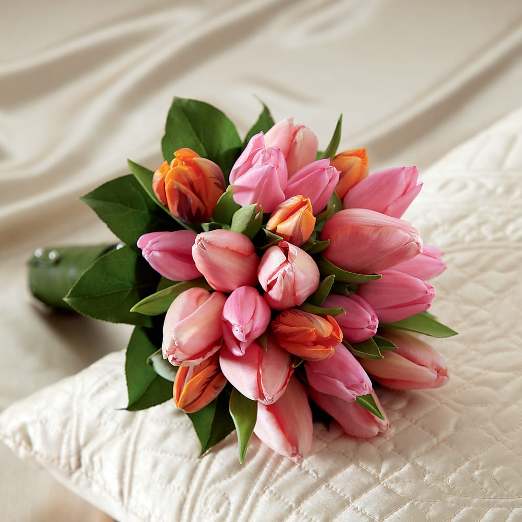 Embraceable Bouquet – Forever Flowers, Fords NJ