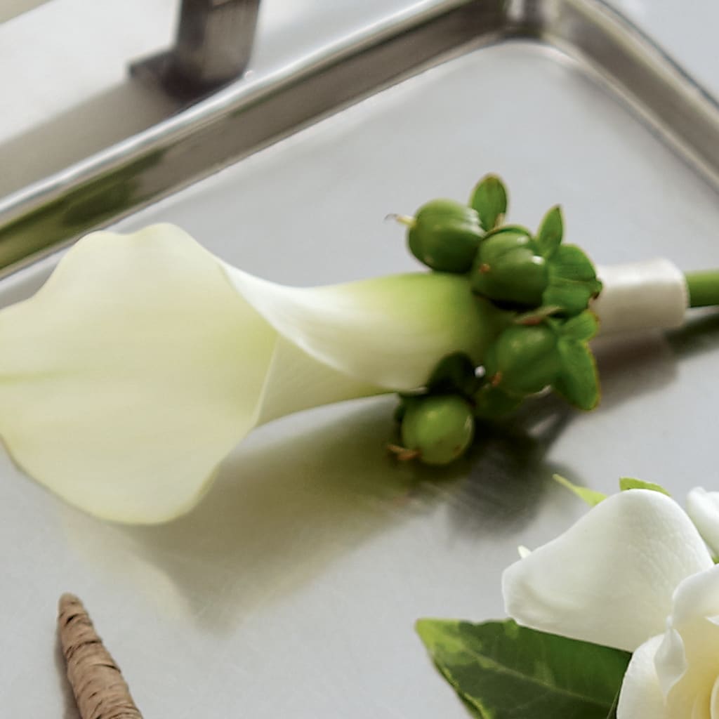 White Calla Boutonniere – Forever Flowers, Fords NJ