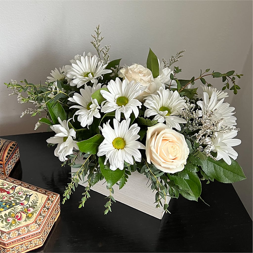 Fresh Linen Box Bouquet –  Forever Flowers, Fords NJ