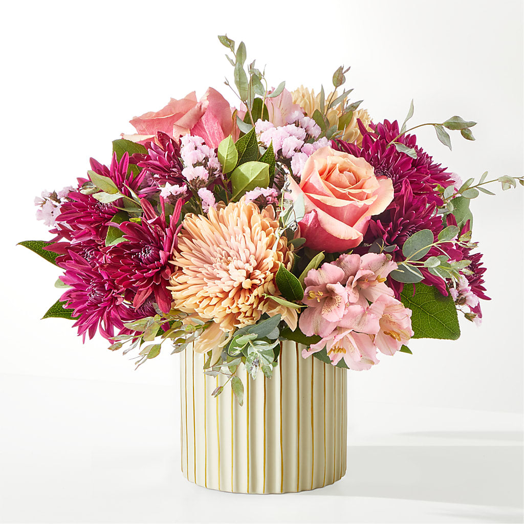 Berry Cobbler Bouquet with Ivory Vase –  Forever Flowers, Fords NJ